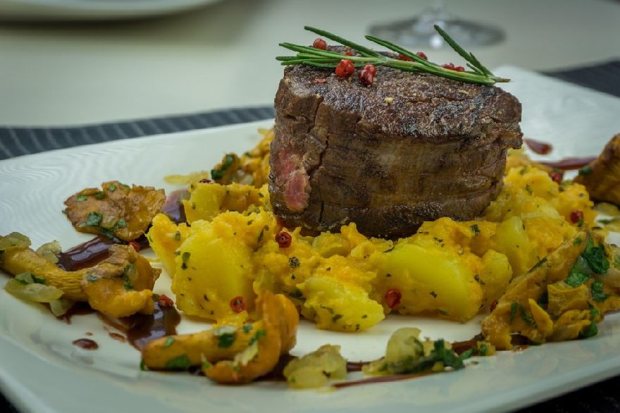 Köstliches Rinderfilet so wie es beim Restaurant Haus Wibbelt in Ahlen angerichtet wird.